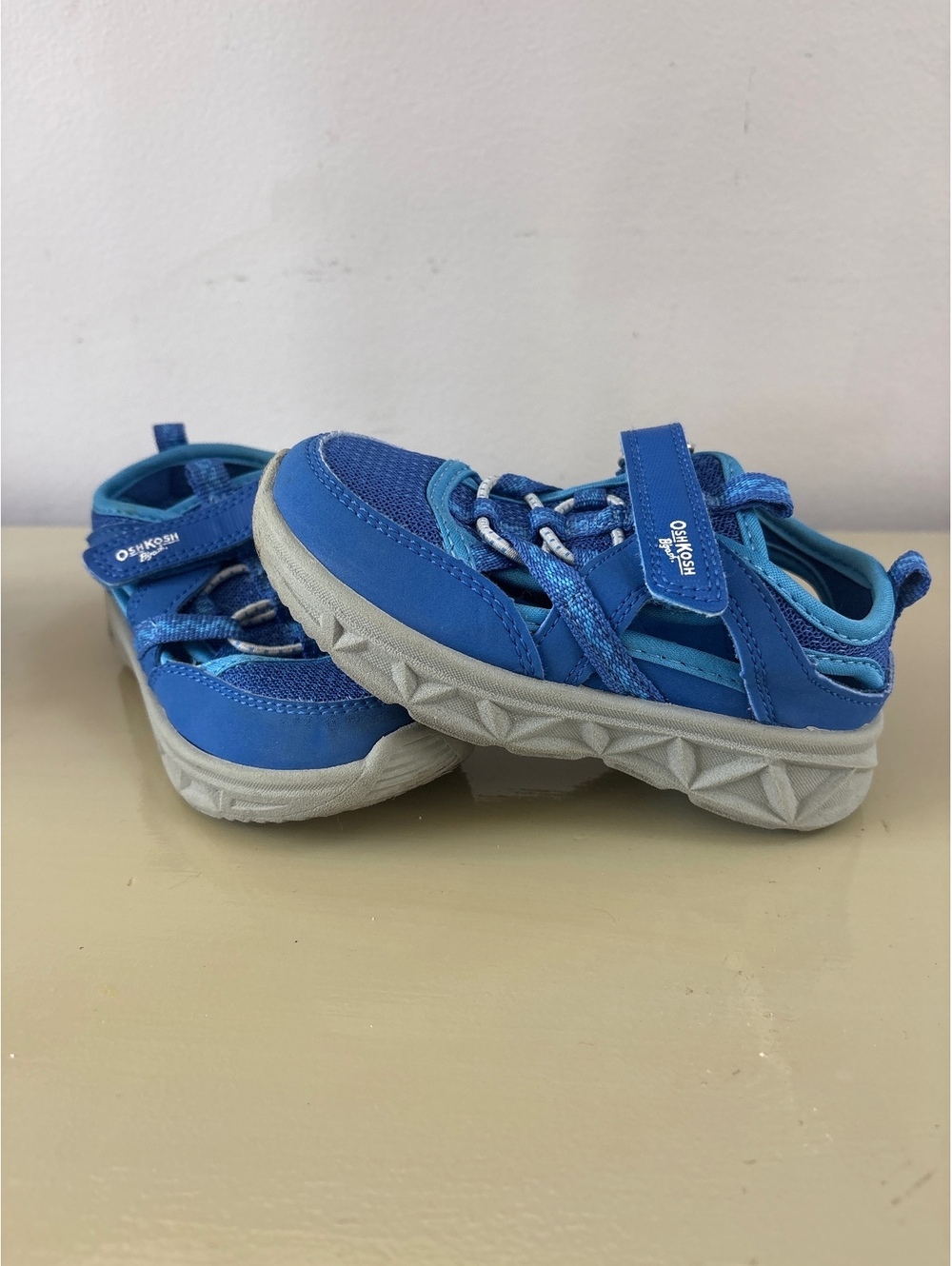 OshKosh B'gosh Blue Toddler Sneakers Sandals  Size 8 Boys Shoes Toddler